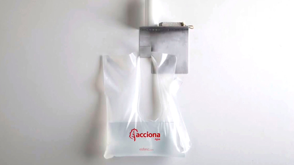 #SaveWater with this bag with the collaboration of ACCIONA Agua